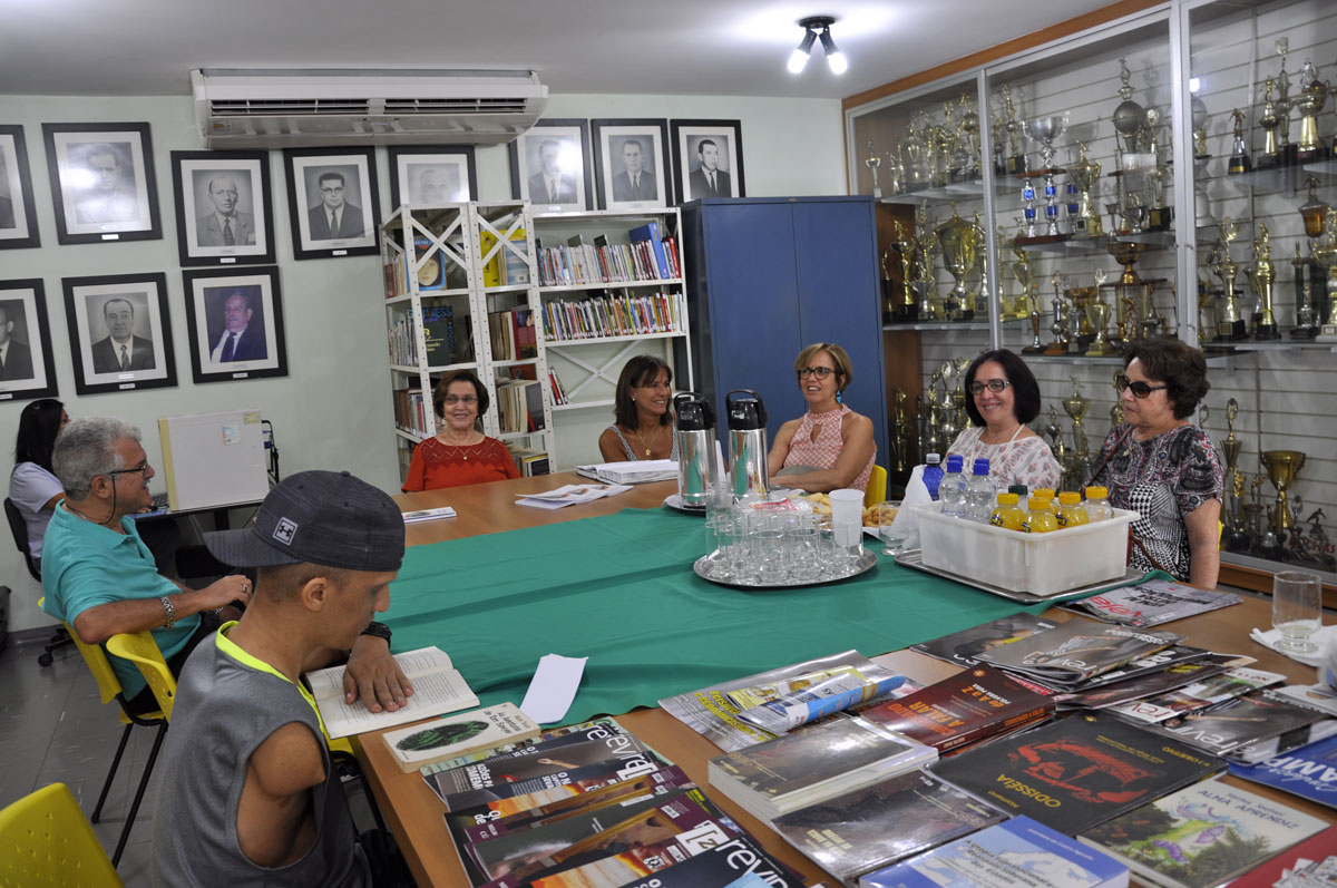 Escritora Rita Mourão participou da Manhã de Autógrafos