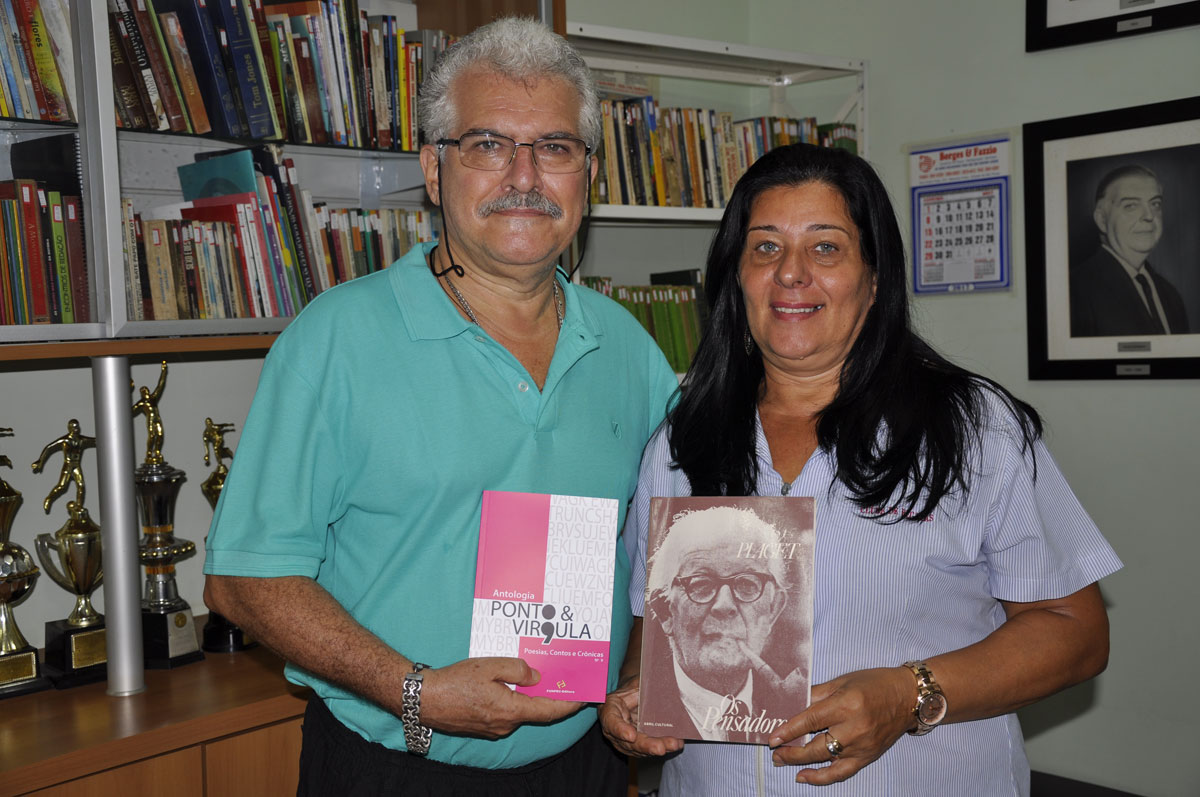 Escritora Rita Mourão participou da Manhã de Autógrafos