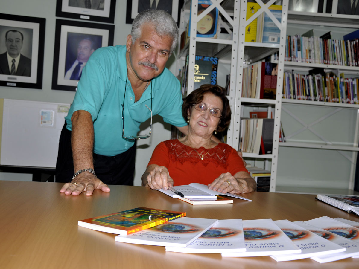 Escritora Rita Mourão participou da Manhã de Autógrafos