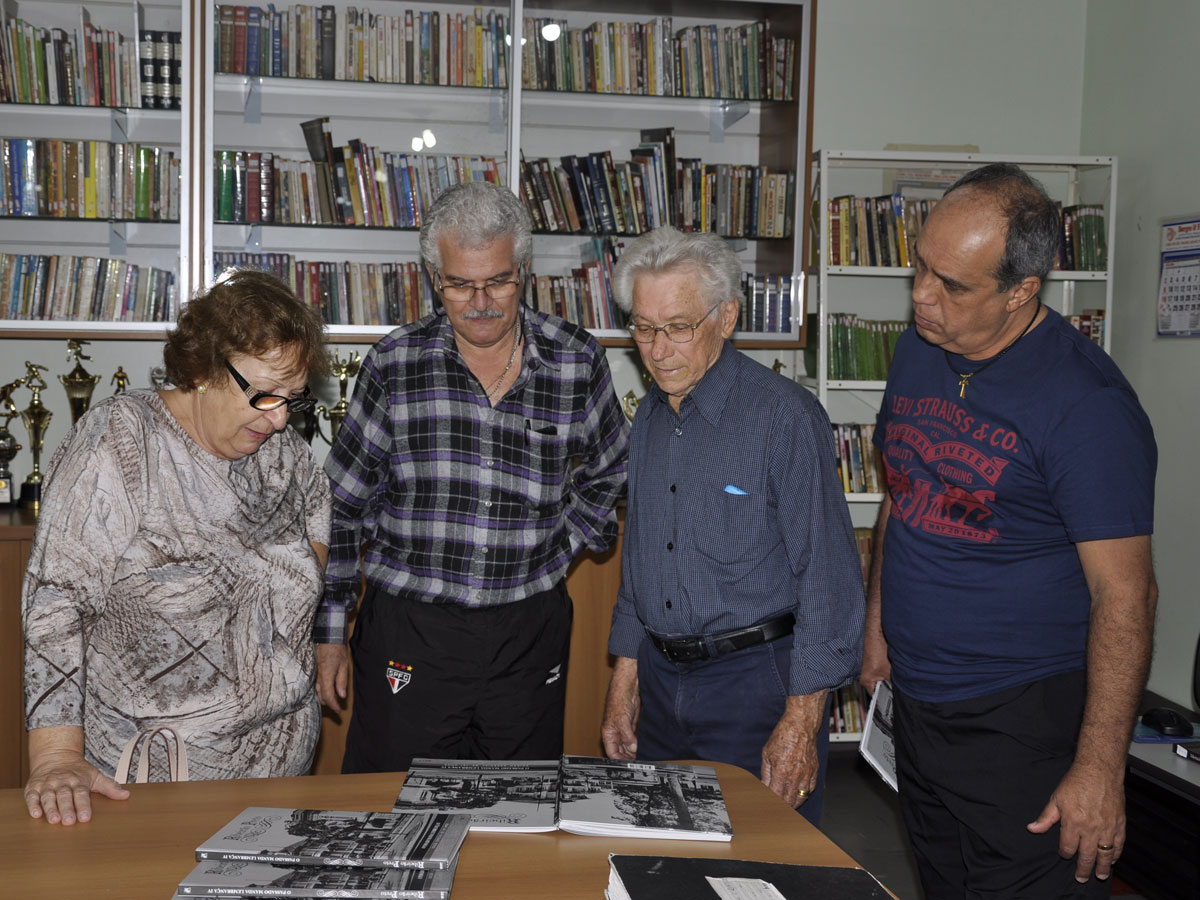 Elza Rossato, Dra. Fernanda Ripamonte e Antonio Carlos Tórtoro, na Biblioteca do Clube de Regatas
