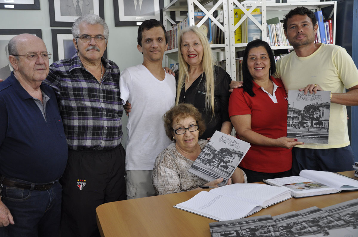 Elza Rossato, Dra. Fernanda Ripamonte e Antonio Carlos Tórtoro, na Biblioteca do Clube de Regatas