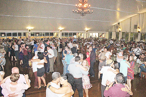 Noite do Bolero no Clube de Regatas