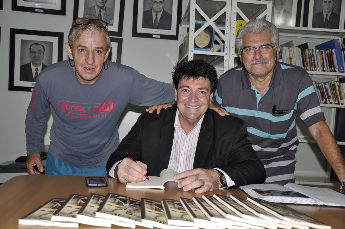 GERALDO COSSALTER  NA BIBLIOTECA DO CLUBE DE REGATAS II