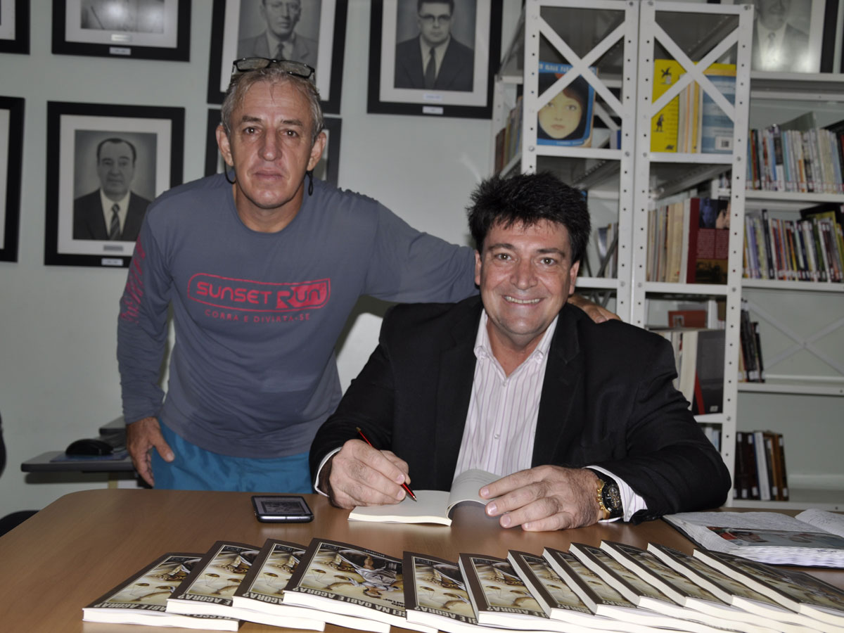 GERALDO COSSALTER  NA BIBLIOTECA DO CLUBE DE REGATAS II