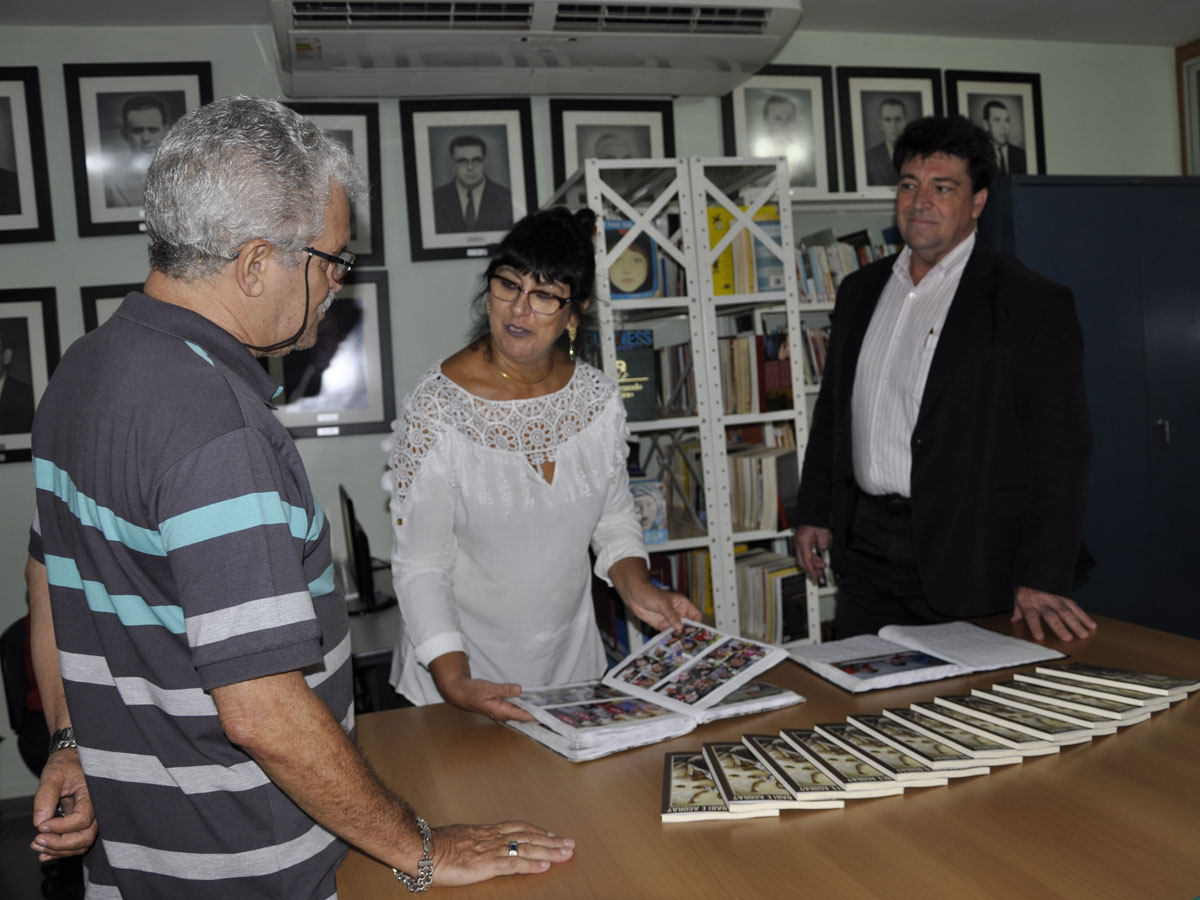 GERALDO COSSALTER  NA BIBLIOTECA DO CLUBE DE REGATAS II