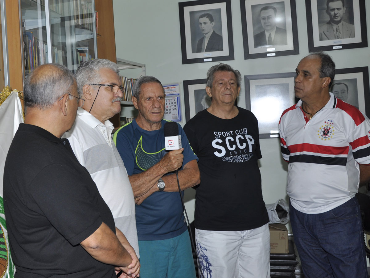 ACADEMIA RBEIRÃOPRETANA DE LETRAS  NA BIBLIOTECA DO REGATAS