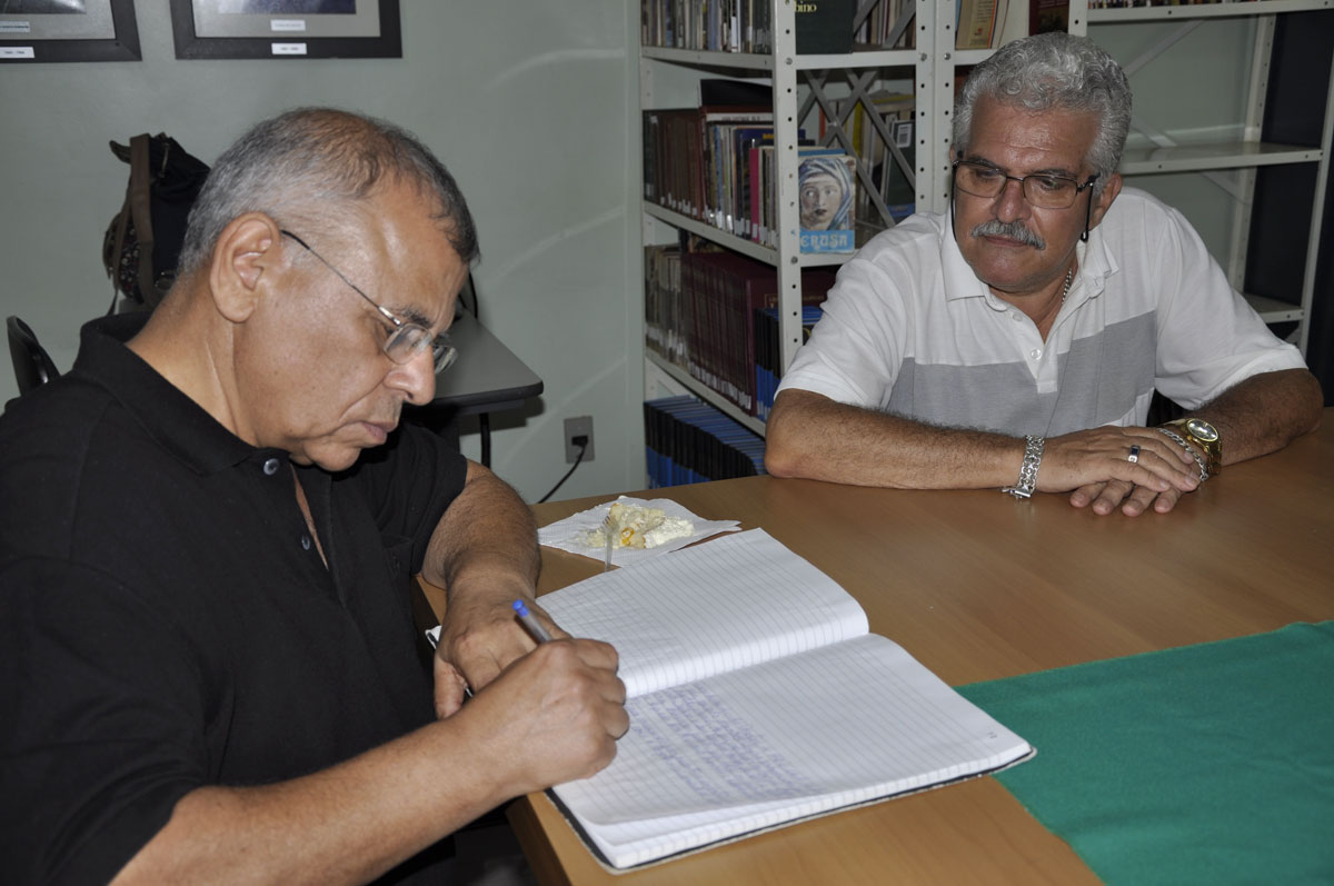 ACADEMIA RBEIRÃOPRETANA DE LETRAS  NA BIBLIOTECA DO REGATAS