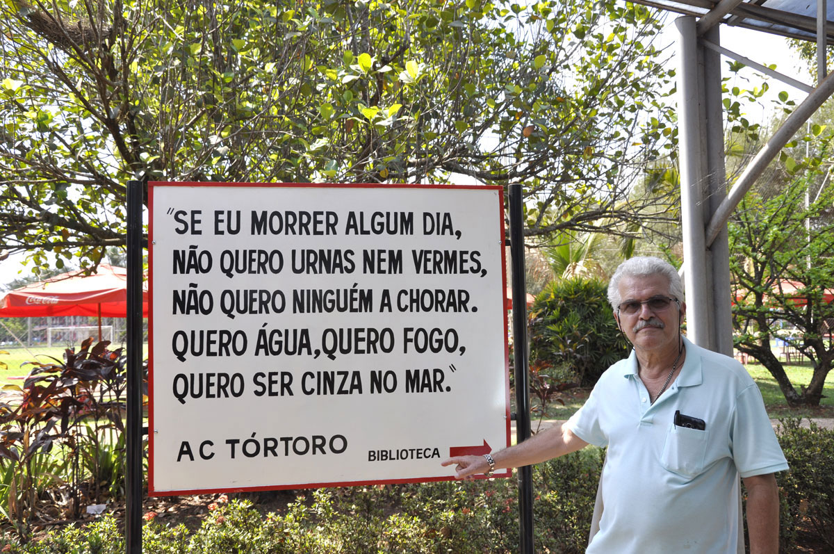 ACADEMIA RBEIRÃOPRETANA DE LETRAS  NA BIBLIOTECA DO REGATAS