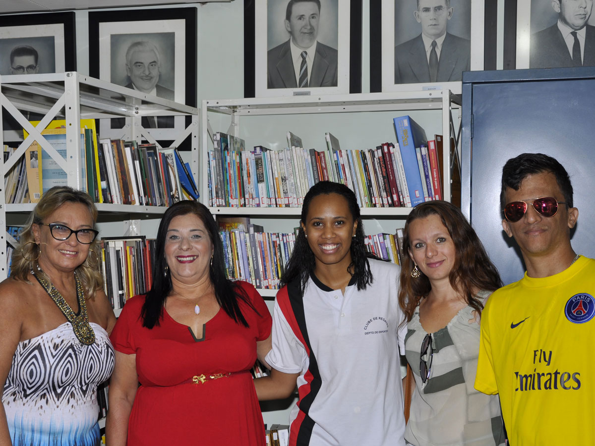 ACADEMIA RBEIRÃOPRETANA DE LETRAS  NA BIBLIOTECA DO REGATAS