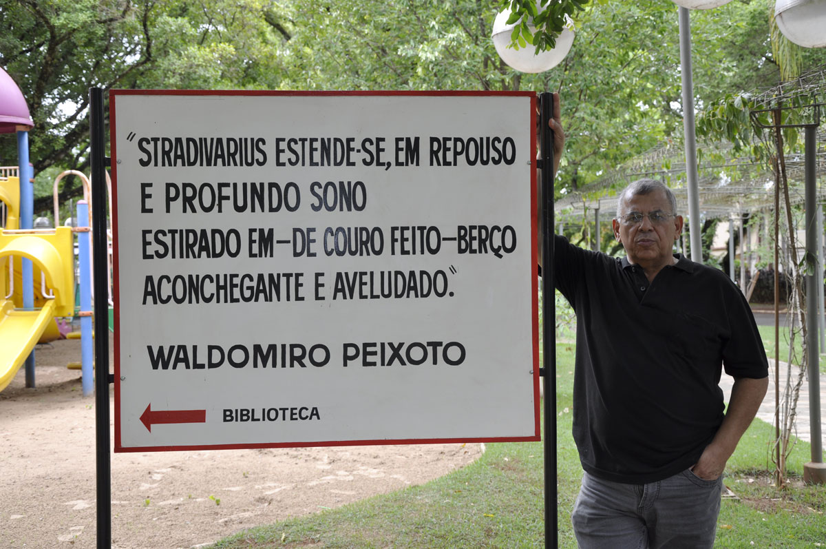 ACADEMIA RBEIRÃOPRETANA DE LETRAS  NA BIBLIOTECA DO REGATAS