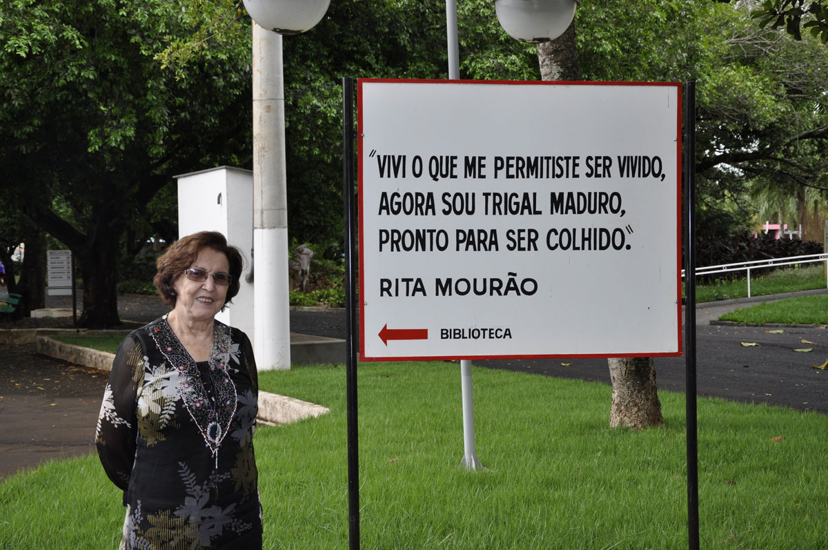 ACADEMIA RBEIRÃOPRETANA DE LETRAS  NA BIBLIOTECA DO REGATAS