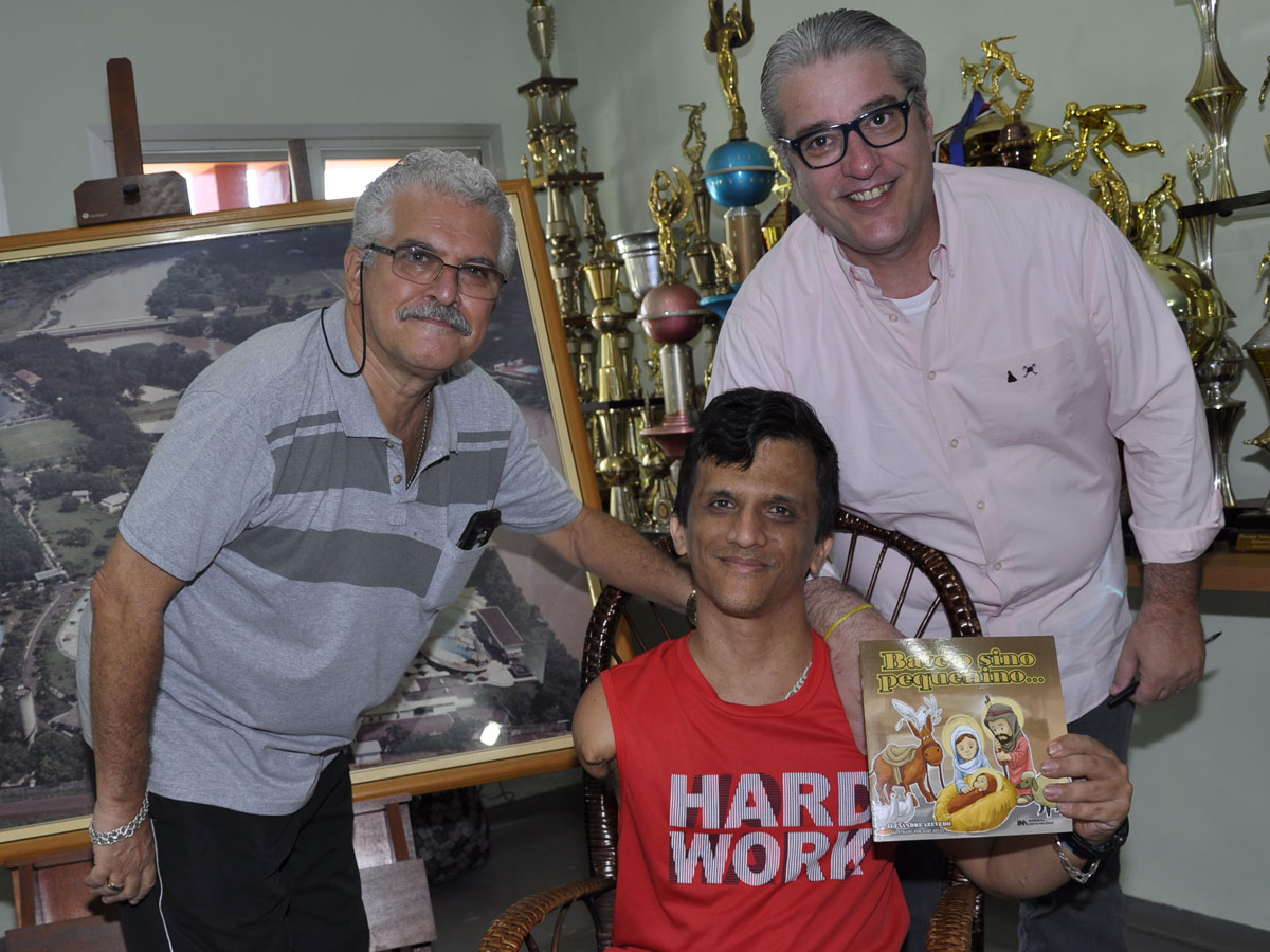 Bate o Sino Pequenino…  NA BIBLIOTECA DO CLUBE DE REGATAS