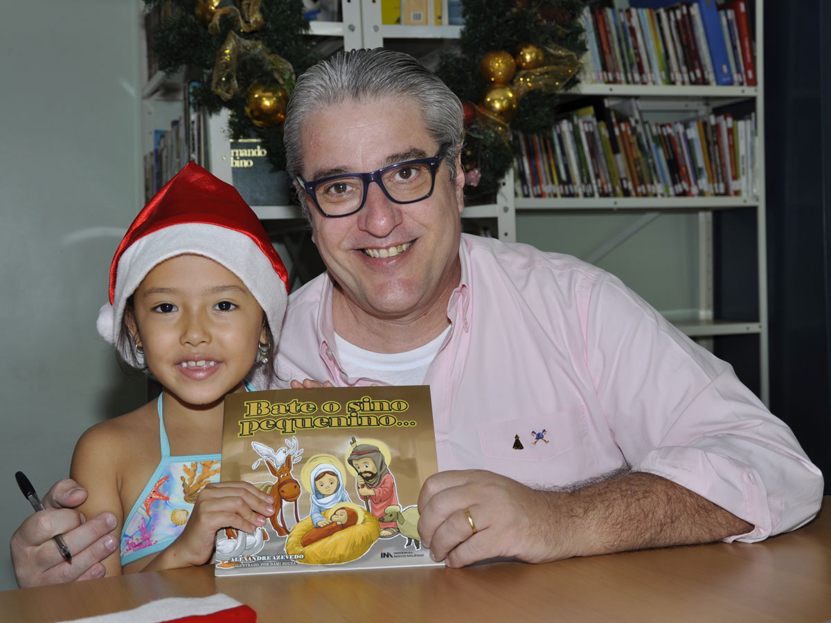 Bate o Sino Pequenino…  NA BIBLIOTECA DO CLUBE DE REGATAS