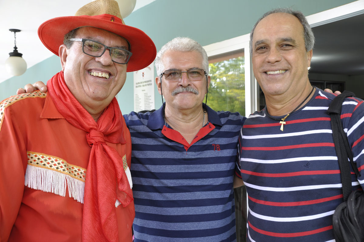 OSMAR BARRA NA BIBLIOTECA DO CLUBE DE REGATAS