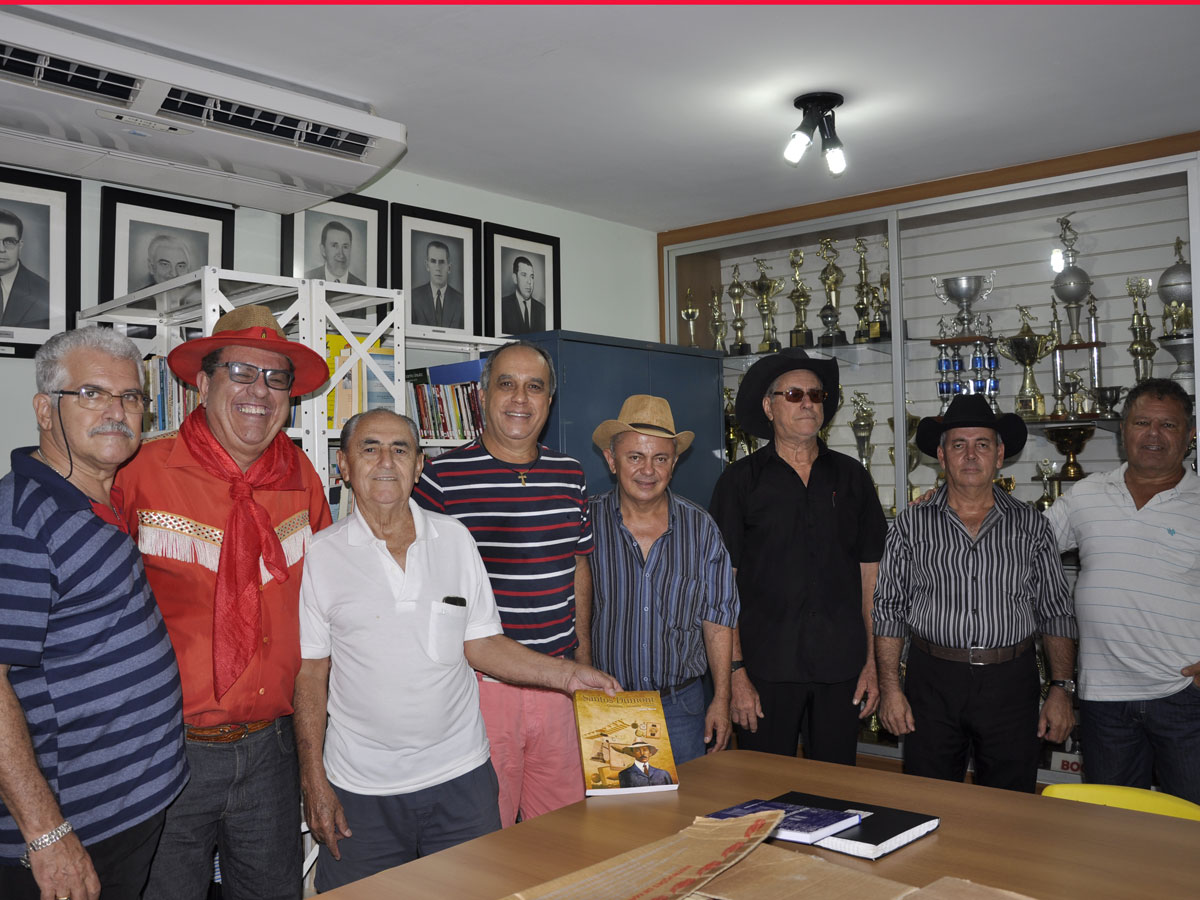 OSMAR BARRA NA BIBLIOTECA DO CLUBE DE REGATAS