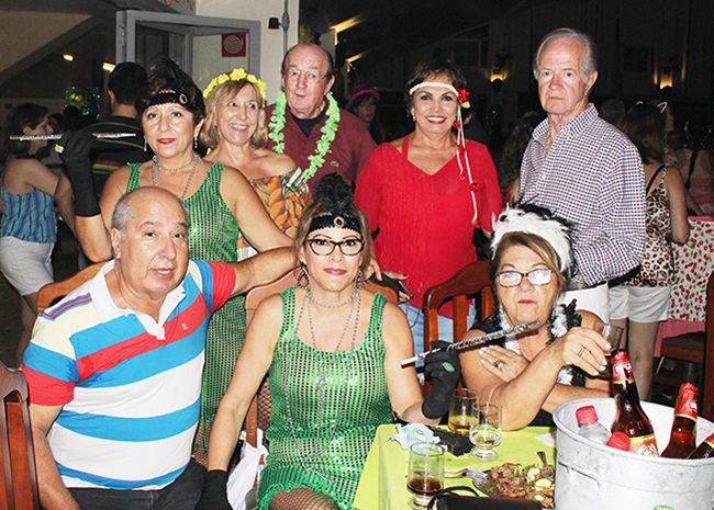 Marchinhas e muita animação marcam o Pré-carnaval do Regatas