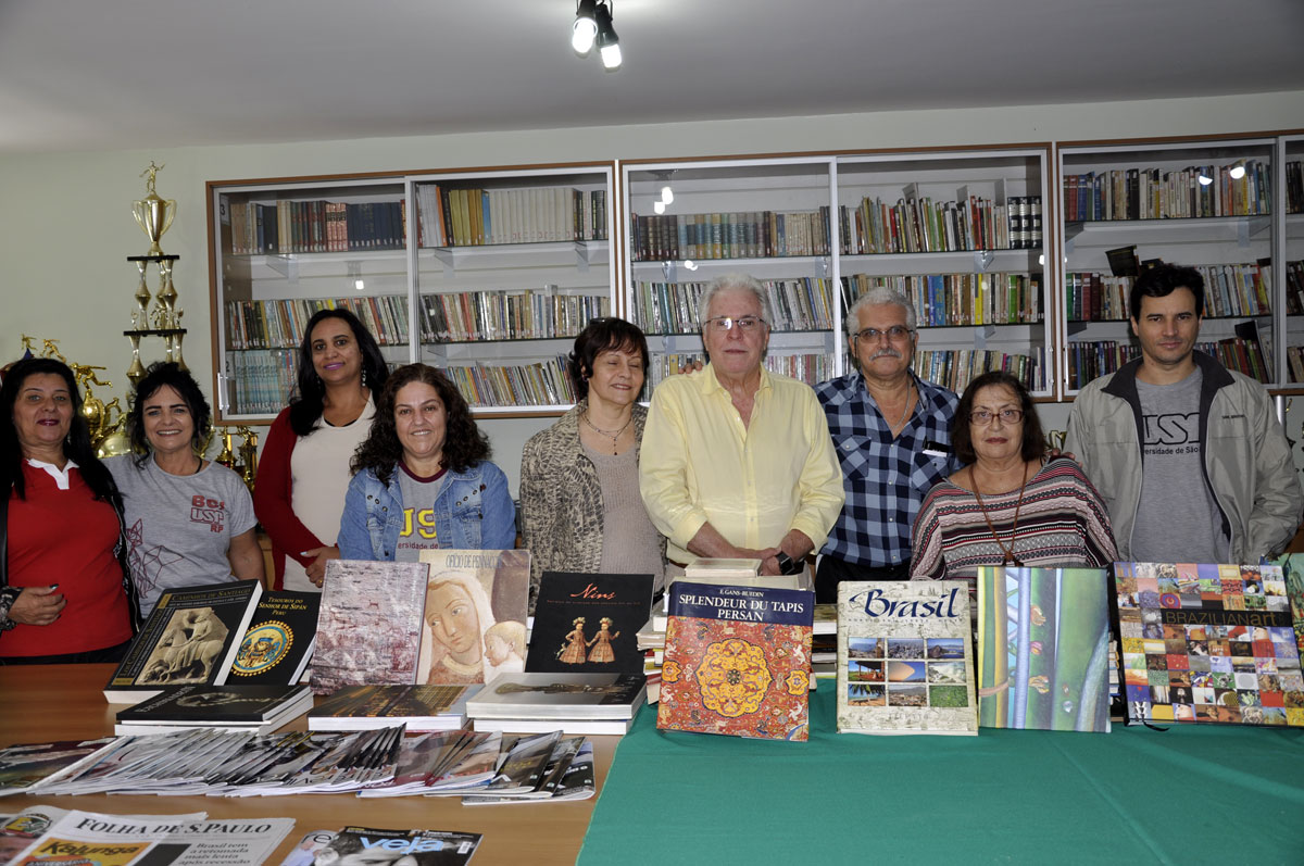 LUIZ FERNANDO VALLADARES NA BIBLIOTECA DO CLUBE DE REGATAS