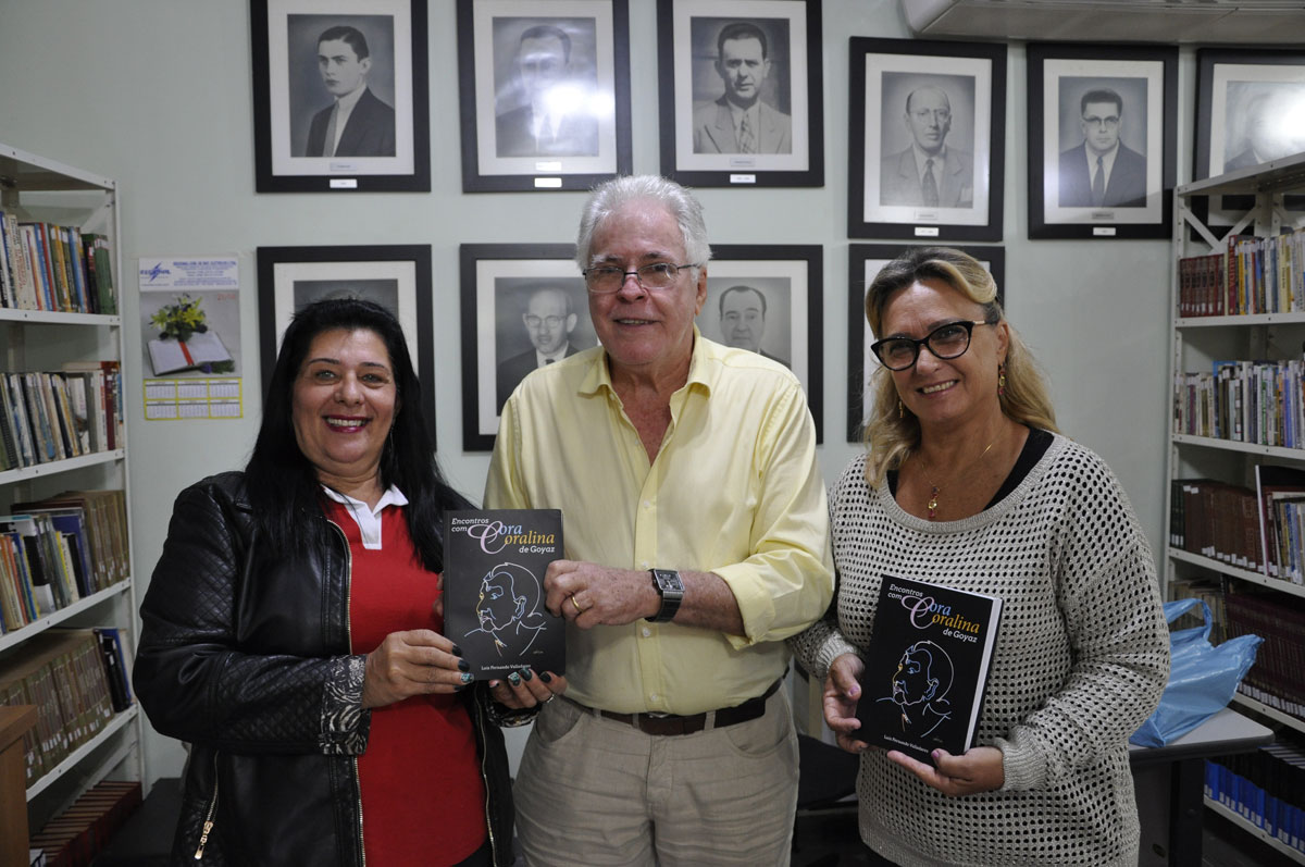 LUIZ FERNANDO VALLADARES NA BIBLIOTECA DO CLUBE DE REGATAS