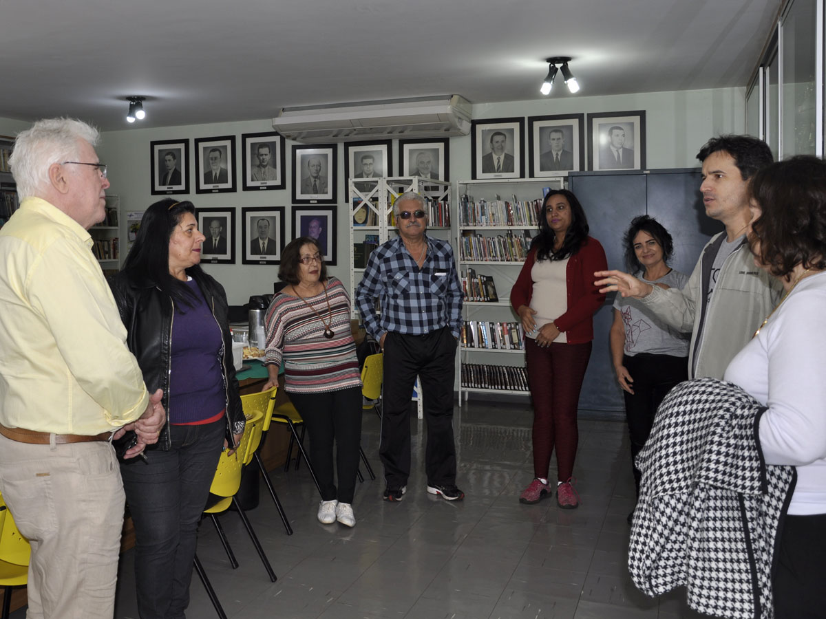 BIBLIOTECA DO REGATAS RECEBE UM “TESOURO”: LIVROS SOBRE ARTE.