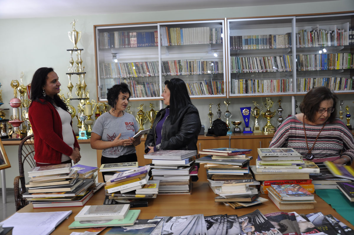 BIBLIOTECA DO REGATAS RECEBE UM “TESOURO”: LIVROS SOBRE ARTE.