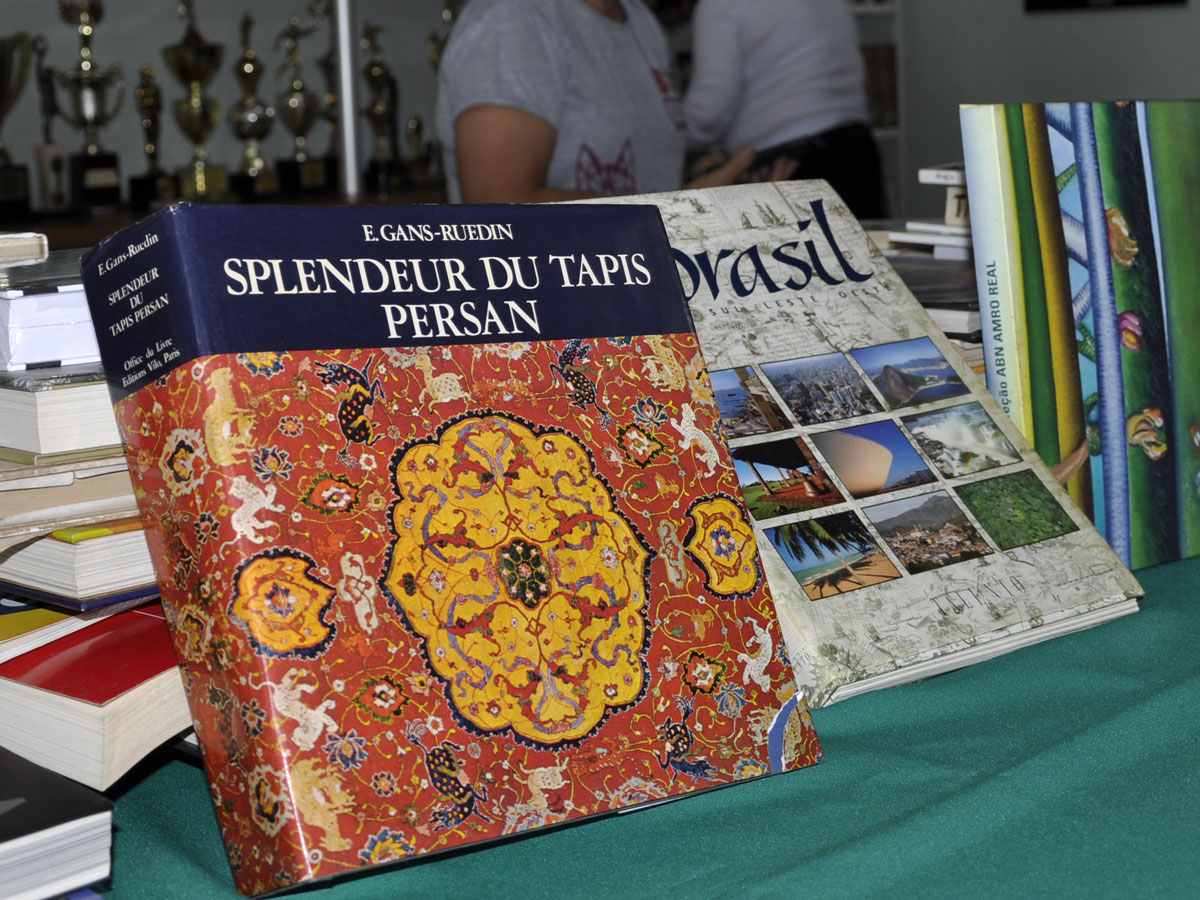 BIBLIOTECA DO REGATAS RECEBE UM “TESOURO”: LIVROS SOBRE ARTE.