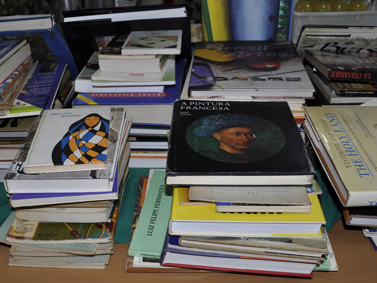 BIBLIOTECA DO REGATAS RECEBE UM “TESOURO”: LIVROS SOBRE ARTE.