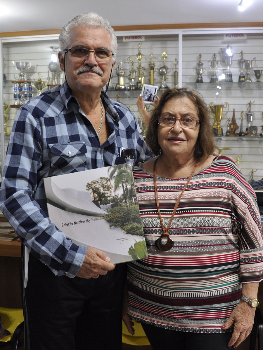 BIBLIOTECA DO REGATAS RECEBE UM “TESOURO”: LIVROS SOBRE ARTE.