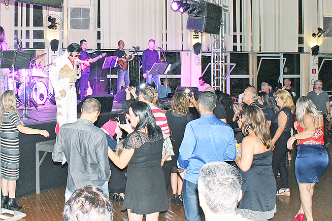 Baile com Elvis Presley Cover e Banda Por do Sol