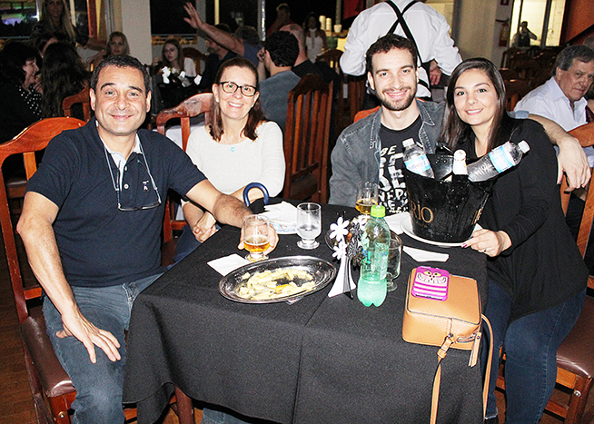 Baile com Elvis Presley Cover e Banda Por do Sol