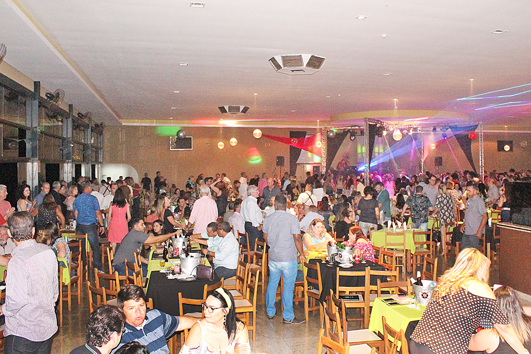 Noite do Flash Back foi um sucesso!