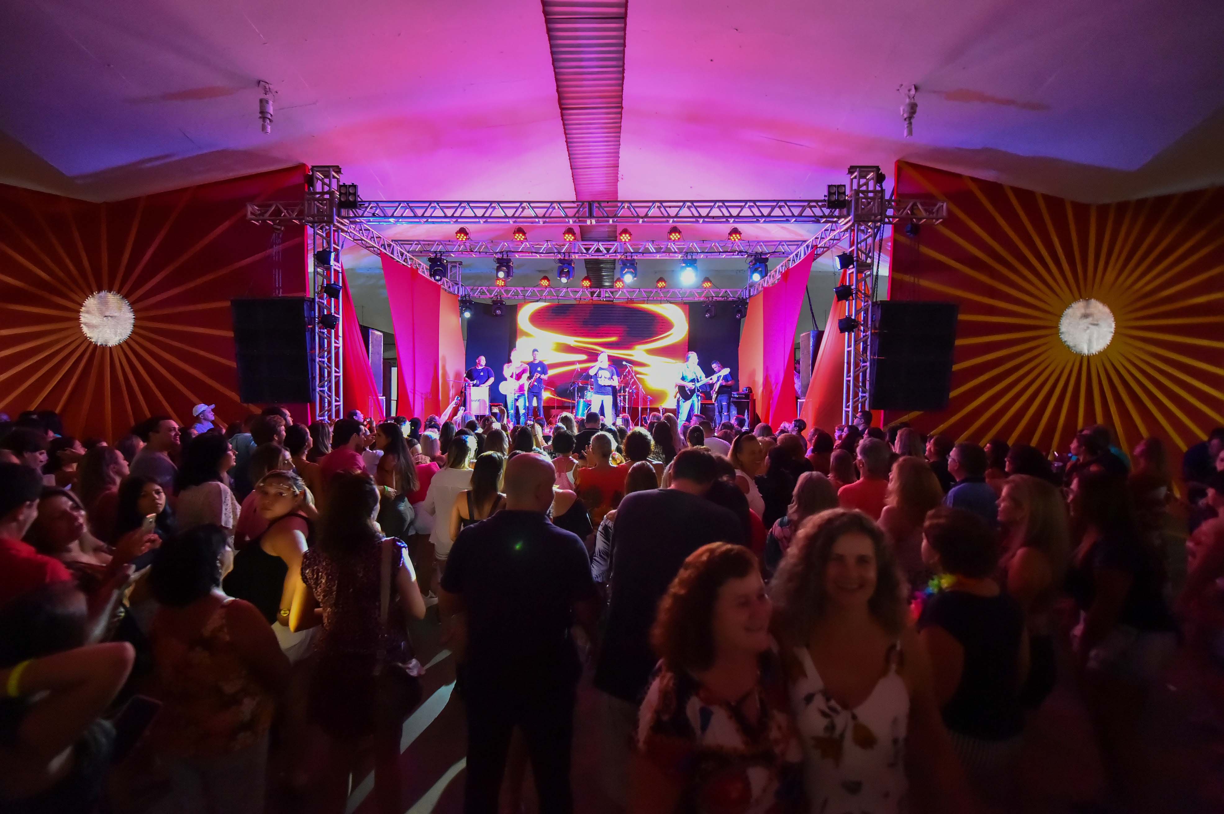 Pré-Carnaval com Karametade