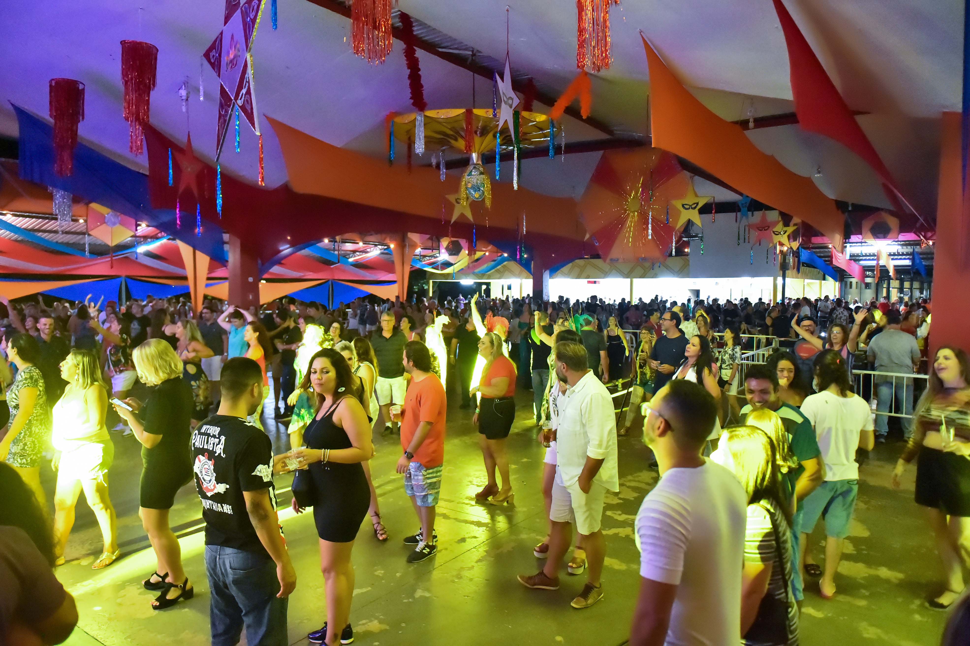 Pré-Carnaval com Karametade