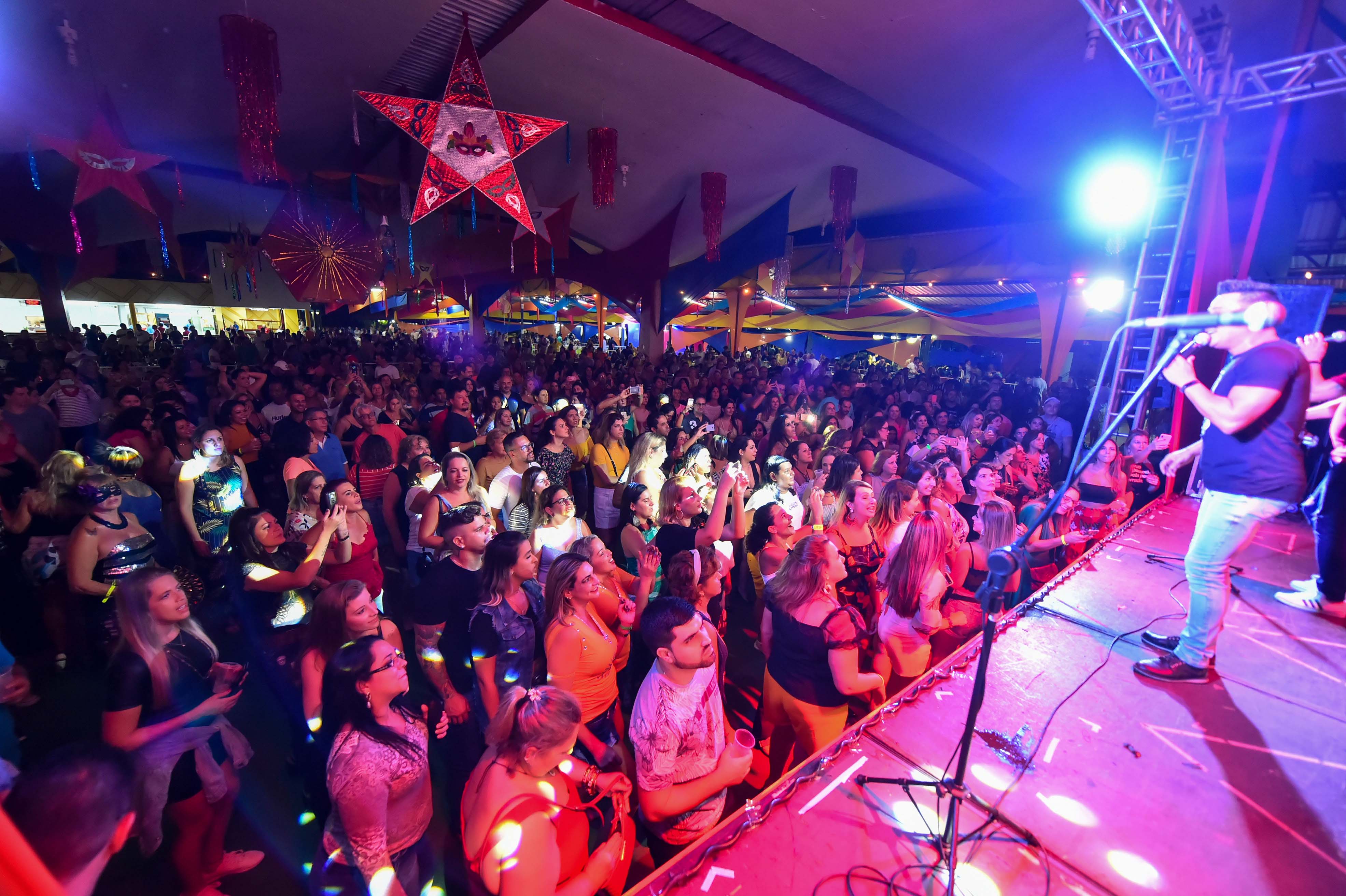 Pré-Carnaval com Karametade