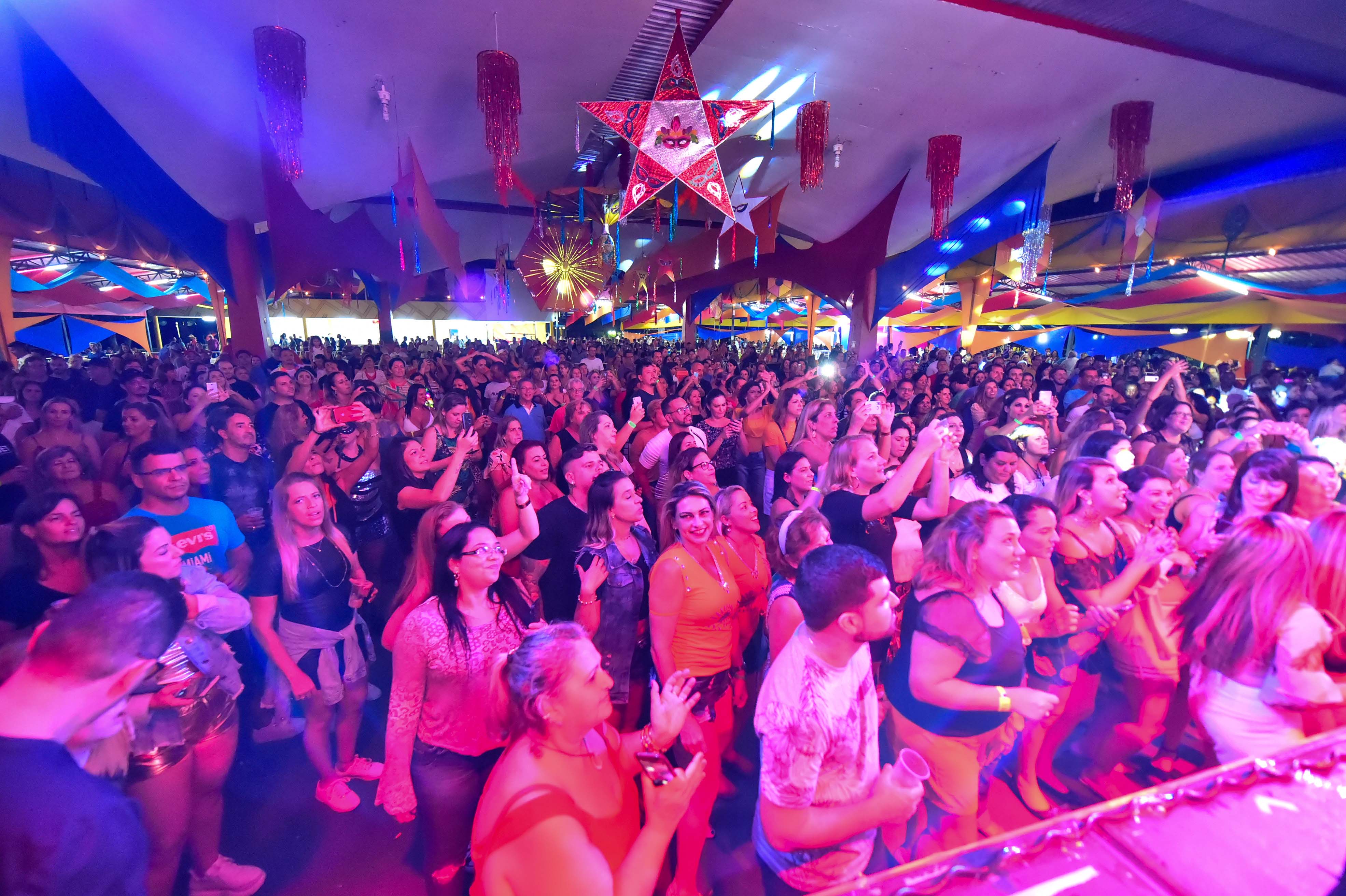 Pré-Carnaval com Karametade