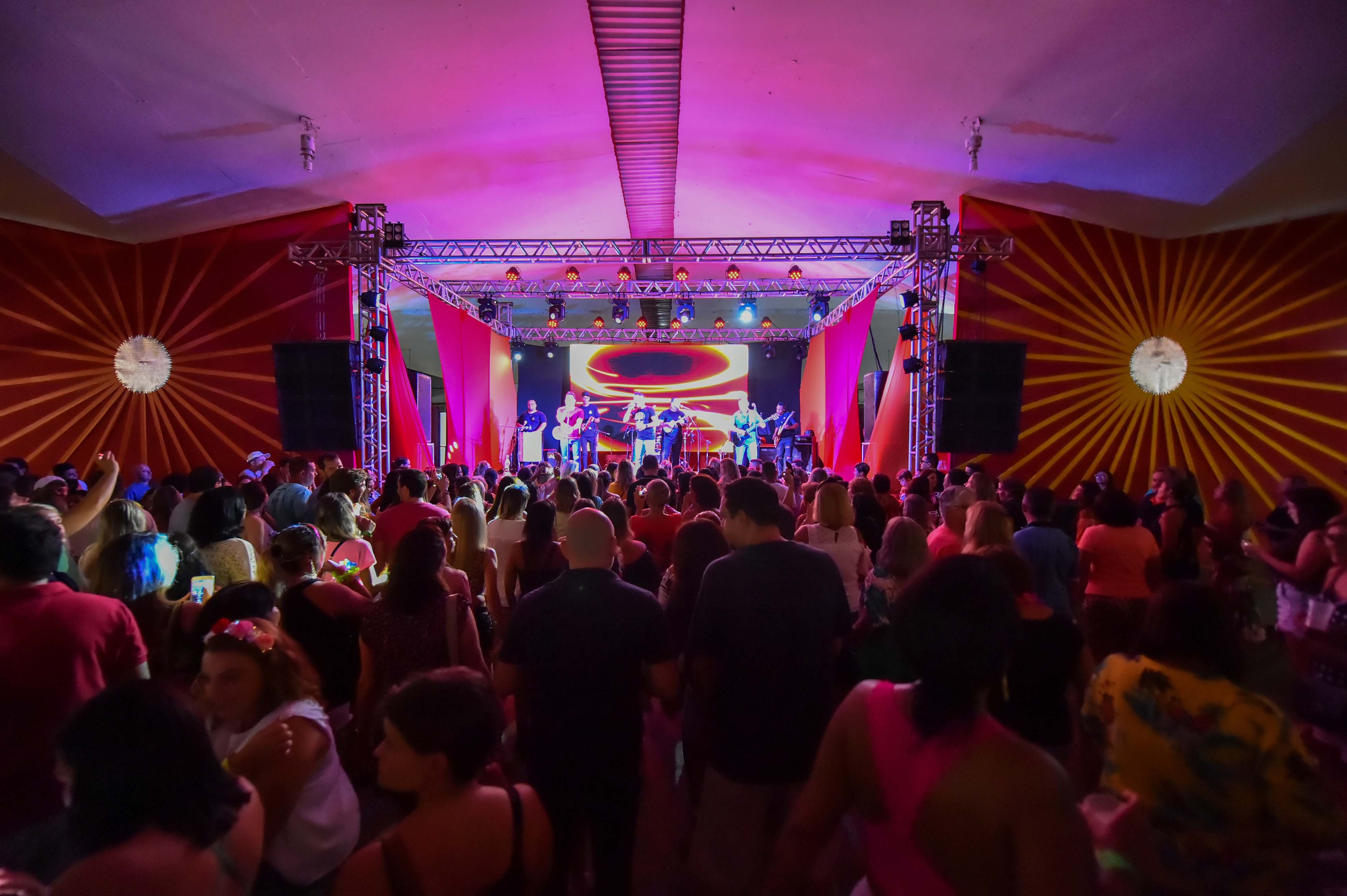 Pré-Carnaval com Karametade