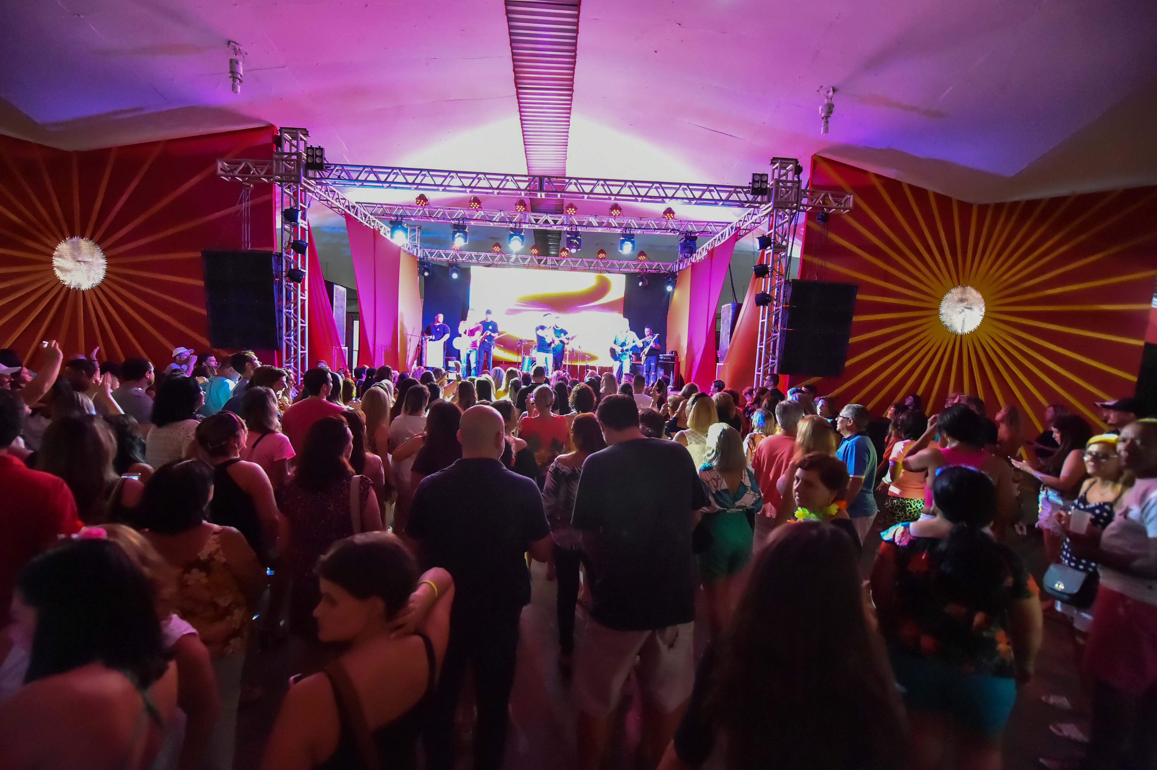 Pré-Carnaval com Karametade