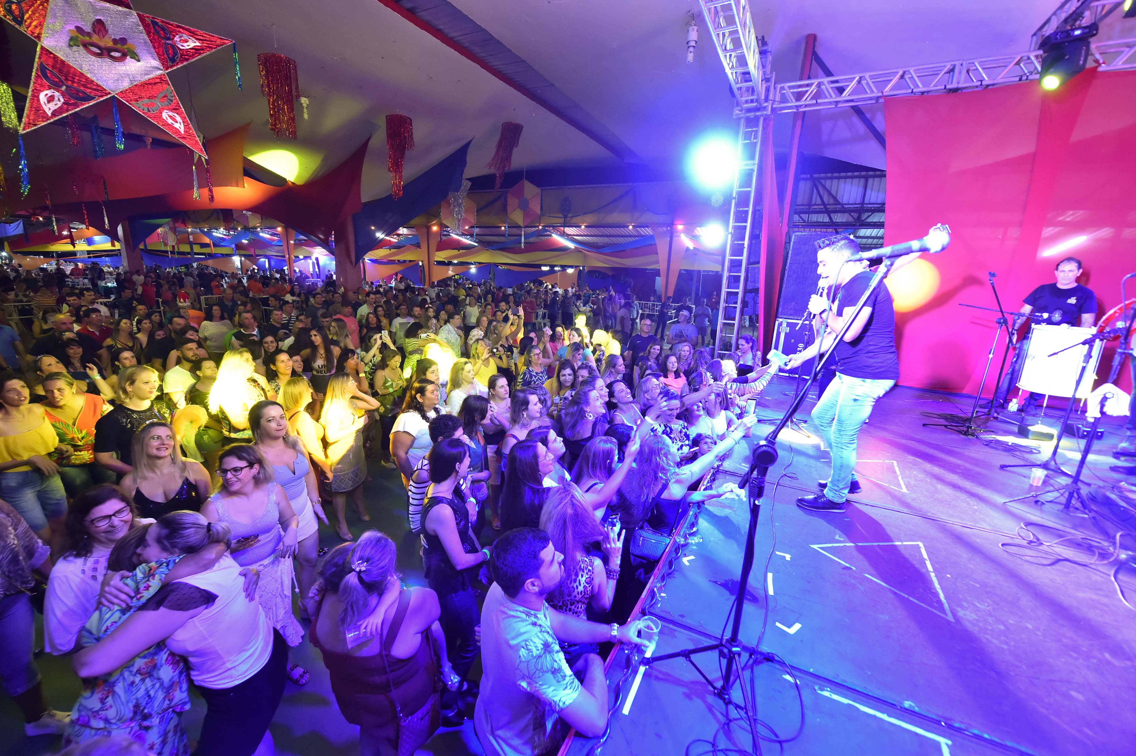 Pré-Carnaval com Karametade